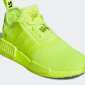 NIB Women’s adidas NMD_R1 size: 7.5